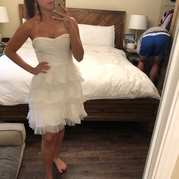 Bought for wedding shower. Wore once. - Picture 4 of 4